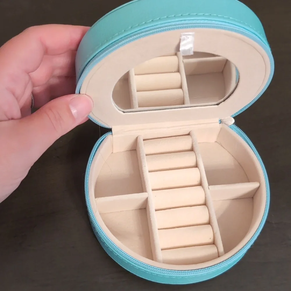 Jewelry case - Picture 4 of 5